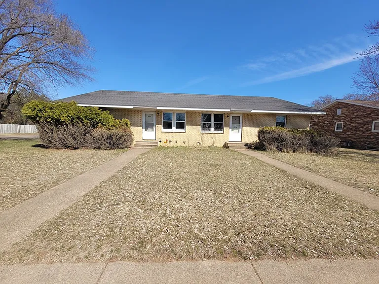 3204-3206 Runway Ave — Photo 17