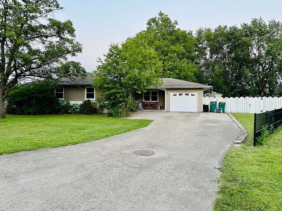 1st image of 23 Rosemont Ln