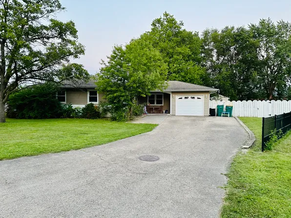 23 Rosemont Ln, Streator, IL 61364