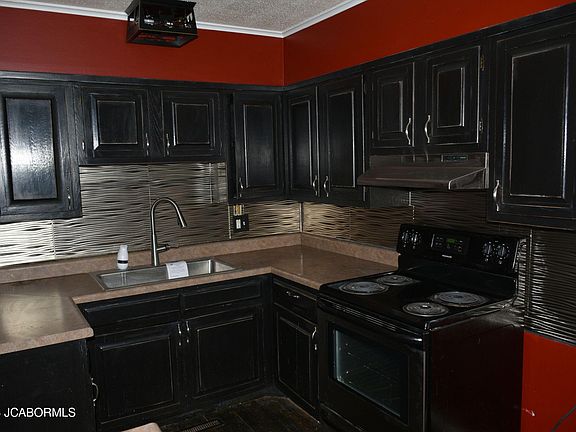 4th image of 218 N Moreau Ave