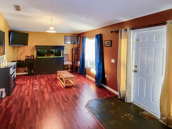 3rd image of 3207 Sabal Palm Dr