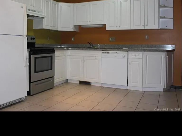 34 Mettler St #A — Photo 6