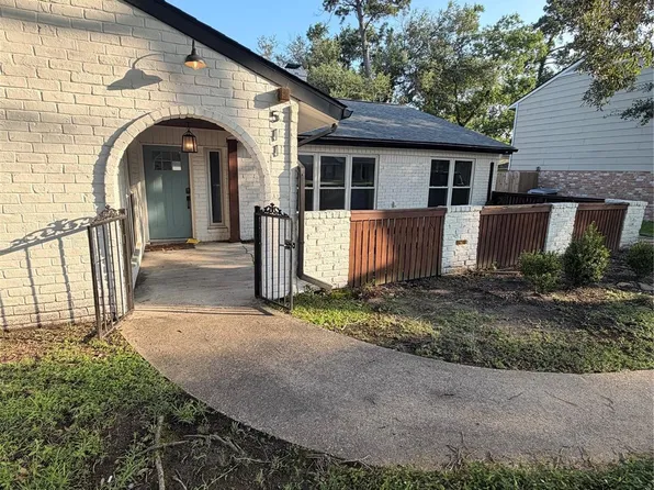 511 Rosewood Dr, Shenandoah, TX 77381
