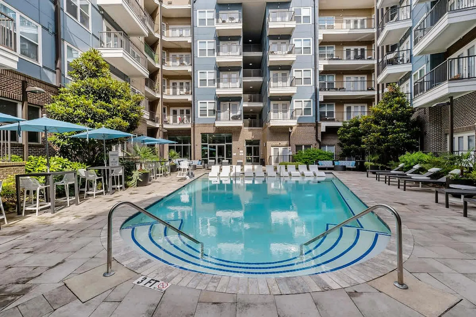 2 bed, 2.0 bath, 1130 sqft, $4,162 — Photo 3