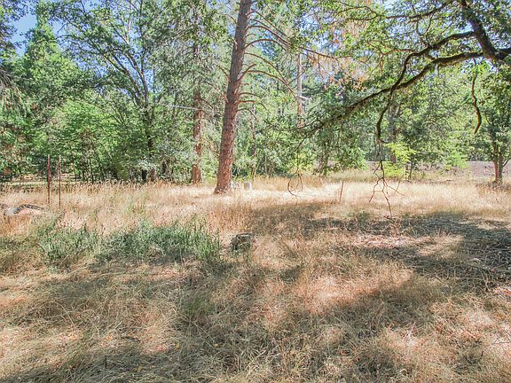 3rd image of 17516 Redwood Hwy