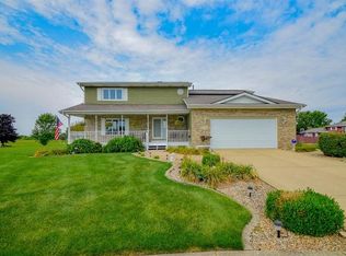 10522 Maloian Dr, Saint John, IN 46373