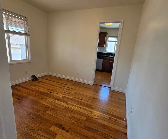 4515 Spring St — Photo 2