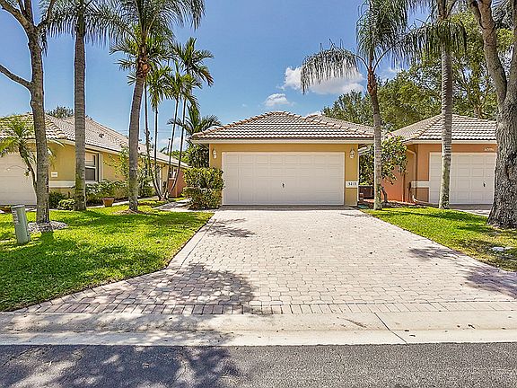 2nd image of 5215 Grande Palm Cir