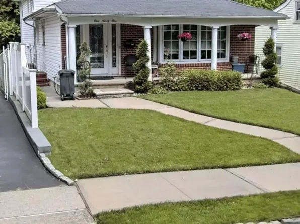 191 Lindenwood Rd, Staten Island, NY 10308