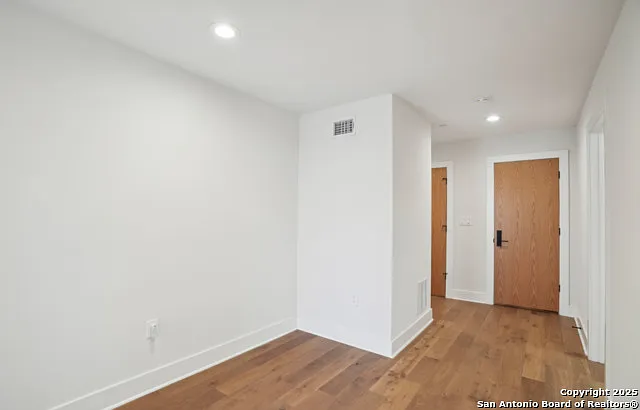 310 Clay St #11 — Photo 26