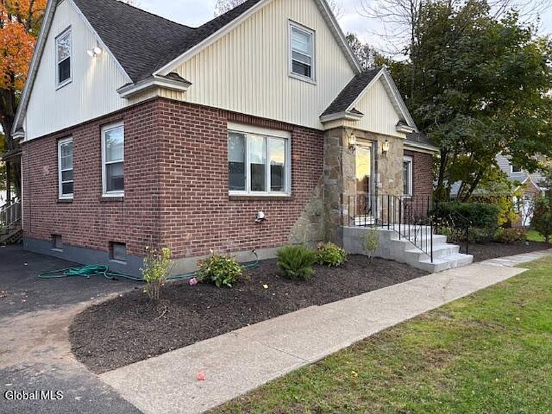 2nd image of 100 Lansing Road South