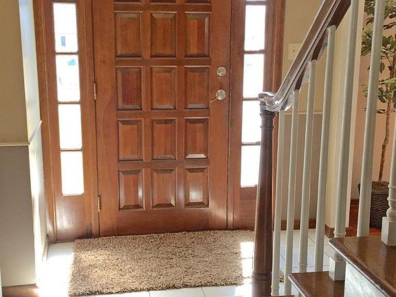 3rd image of 3317 Lincoln Ave