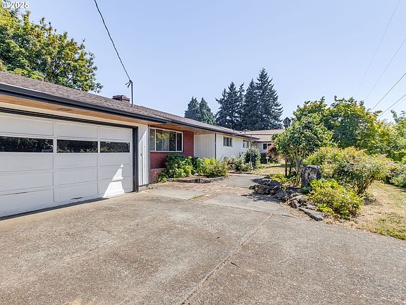 3rd image of 4406 NE 48th St