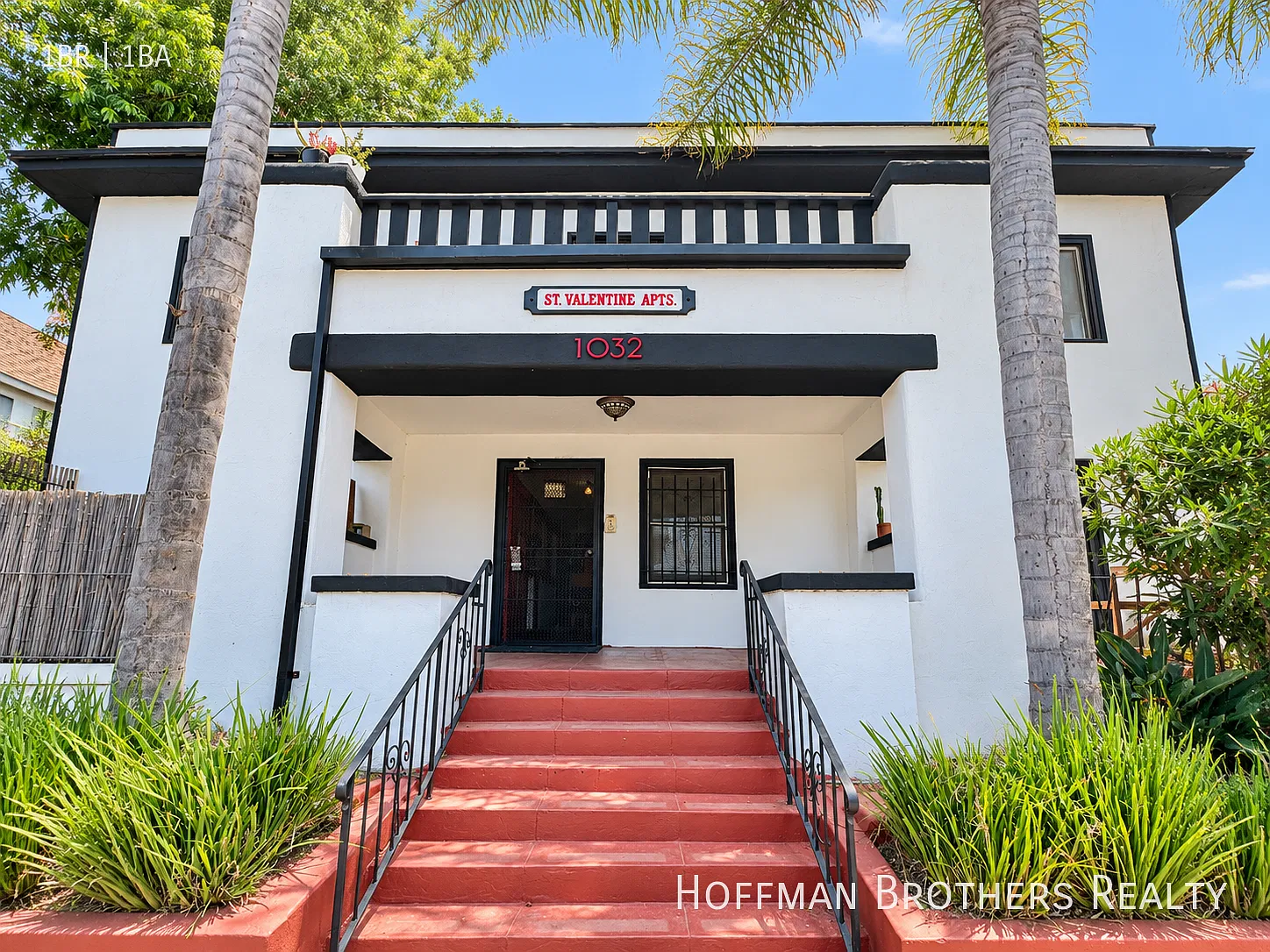 Updated 1 Bedroom with High Ceilings & Stainless Steel Appliances Near Downtown LA — Photo 3