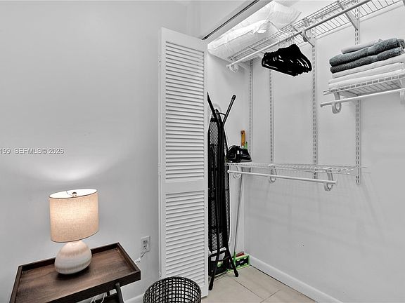 4th image of 1841 SW 21st Ter #B
