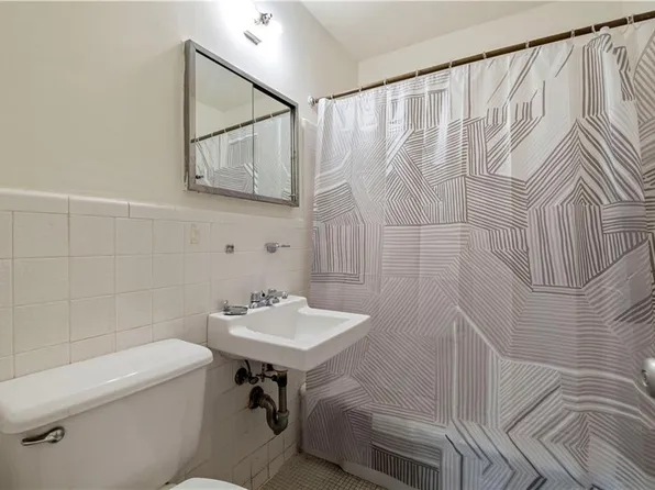 185 Hall Street image 6 of 8