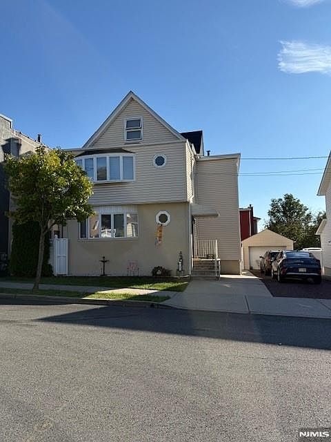1st image of 592 Central Ave