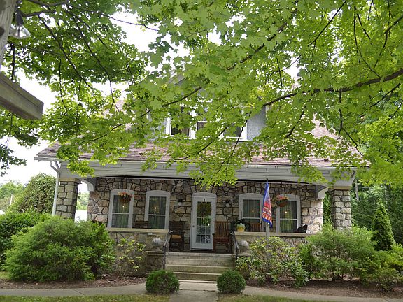 363 Washington St Berkeley Springs, WV