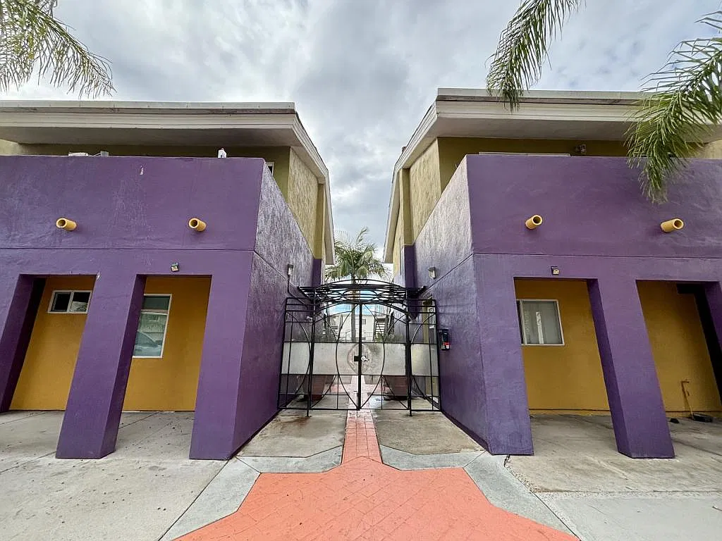 4246 Van Dyke Ave, apt 7 — Photo 3