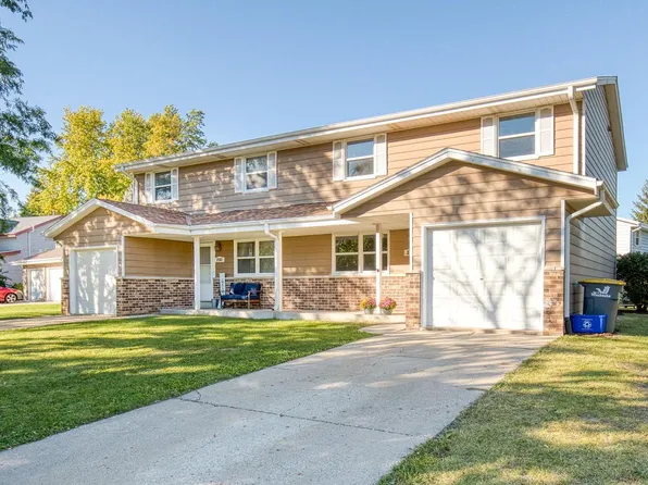 2700 Albany COURT #2702, Waukesha, WI 53188