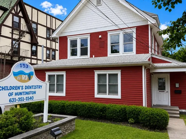 153 Main St, Huntington, NY 11743
