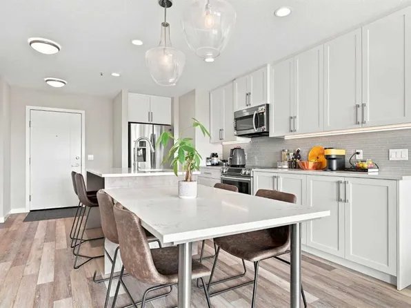 8530 W 8a Ave SW #320, Calgary, AB T3H 6A7