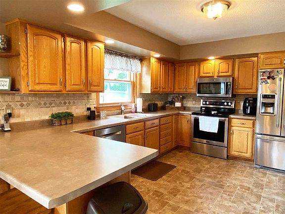 2nd image of 603 Thornapple St