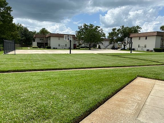 3rd image of 183 Windtree Ln #1