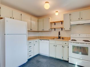 685 SE Ireland St APT 1, Oak Harbor, WA 98277