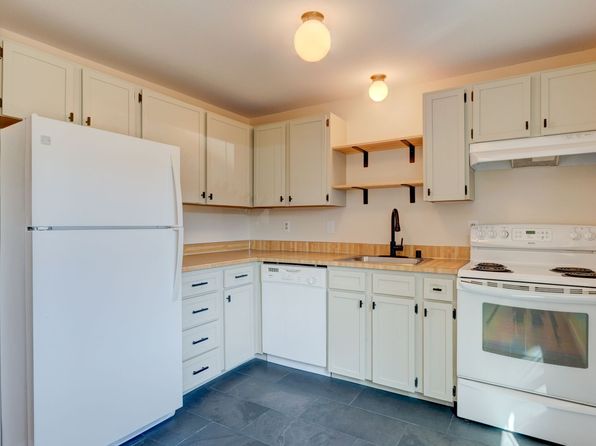 685 SE Ireland St APT 1