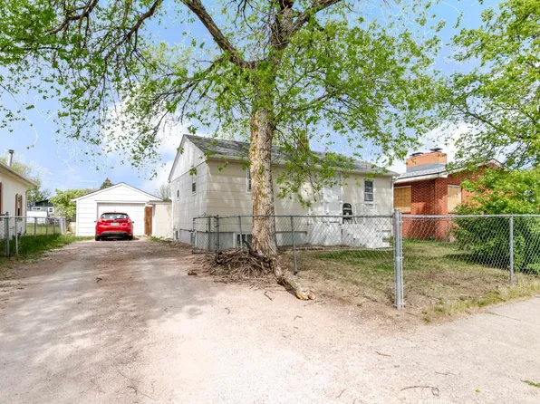 825 Holcomb Ave, Rapid City, SD 57701