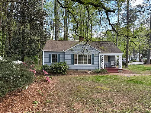 1392 Collier Dr SE Photo 1