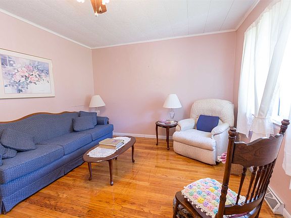 3rd image of 27424 Sunnyfield Dr