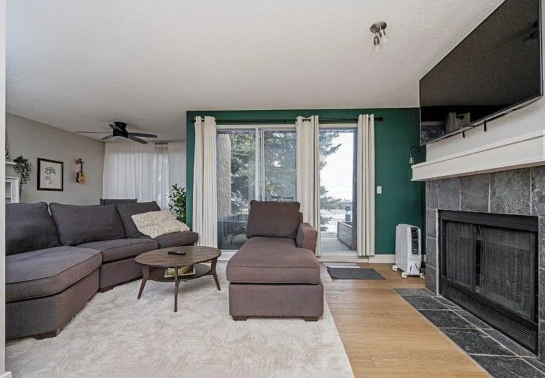 220 Village Ter SW #2 — Photo 3