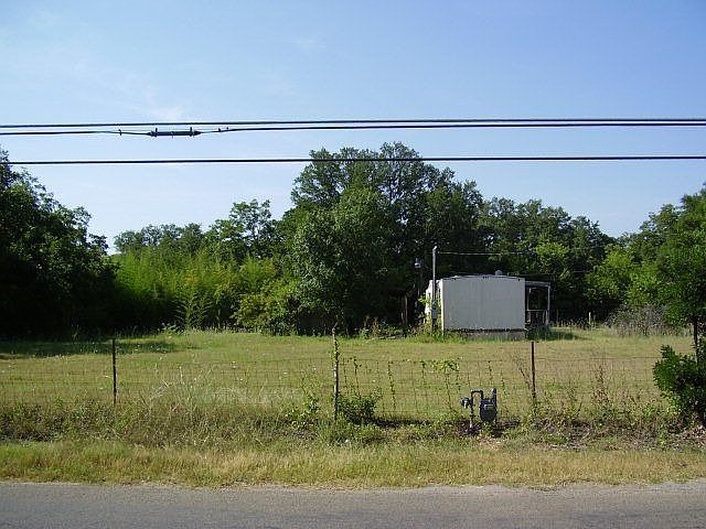 2nd image of 1302 Pike Ln