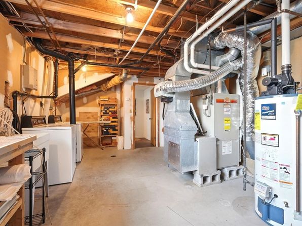 9 Autumn Ln UNIT 9, Amherst, MA 01002