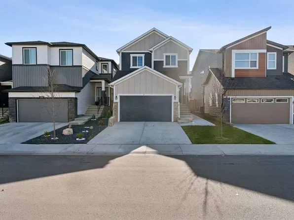 83 Amblehurst Line NW, Calgary, AB T3P 2A2