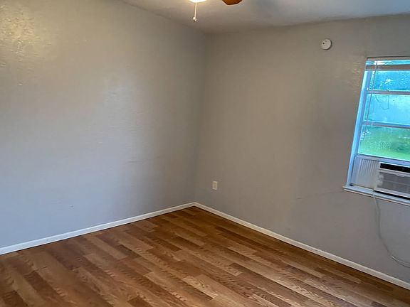 3rd image of 800 W Washington St #2