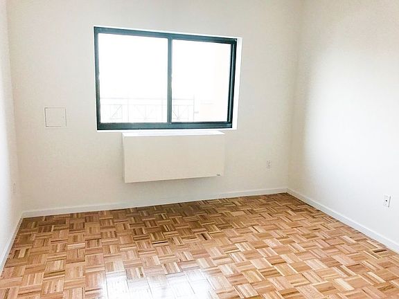 4th image of 3172 31st St APT 3C