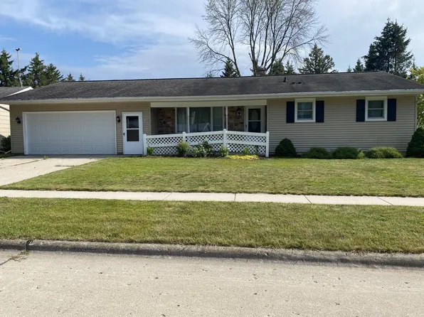 1438 Lee CIRCLE, Manitowoc, WI 54220