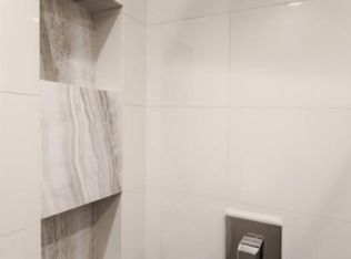 6902 N Sheridan Rd #2EAST, Chicago, IL 60626