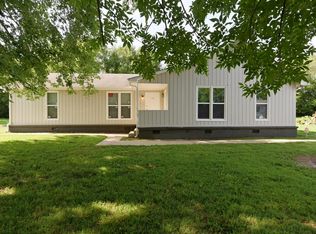 205 Hunter Dr #B, Columbia, TN 38401