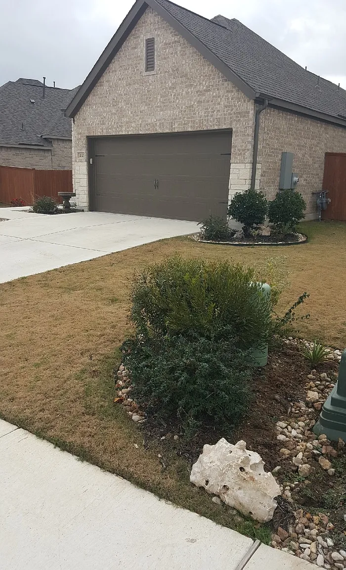 3 bed, 2.0 bath, 1500 sqft, $1,945 — Photo 2