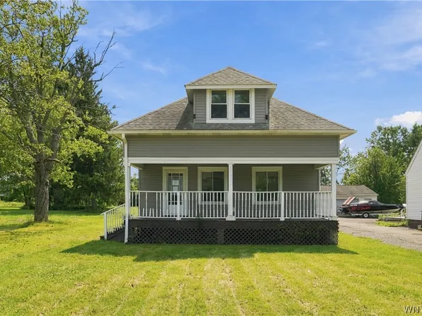 6467 Broadway St, Lancaster, NY 14086