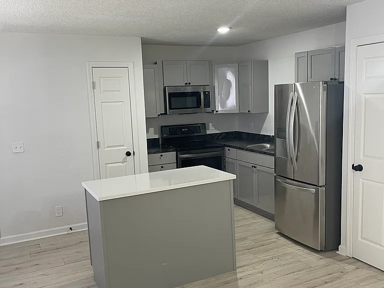 1507 E Catalina St — Photo 3