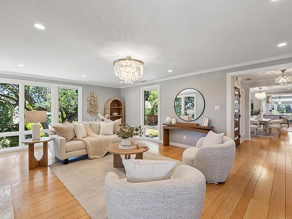 5th image of 635 Capuchino Dr