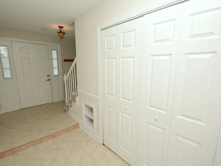 1217 Reardon Cir — Photo 6