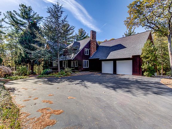 3rd image of 130 Forest Ave