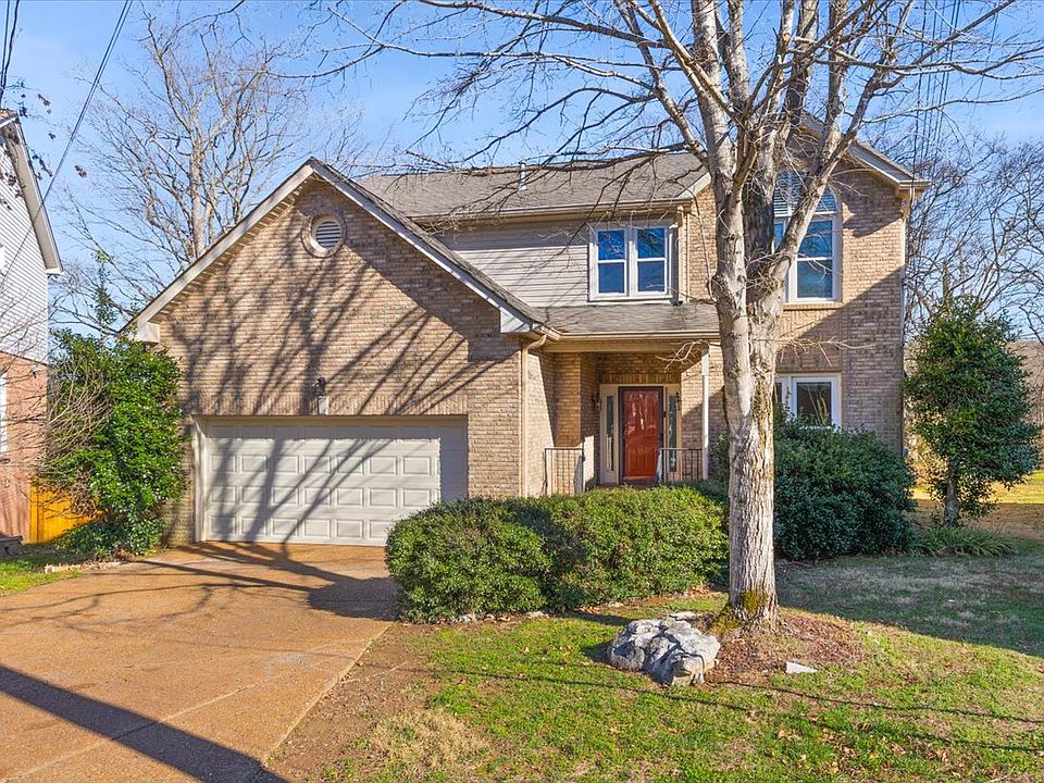 1st image of 833 Magnolia Ct E