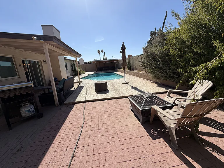 514 E Morrow Dr — Photo 3